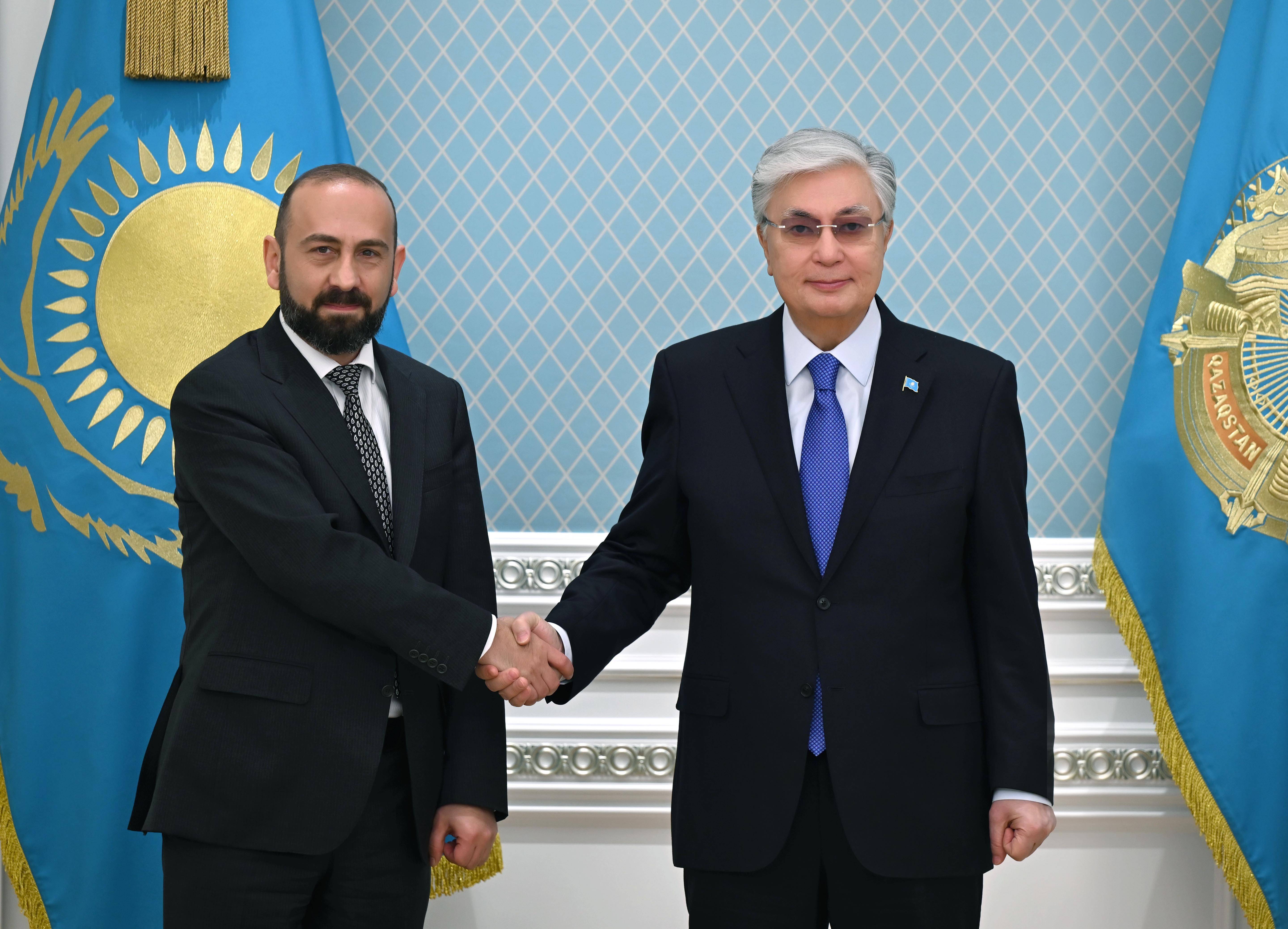 Ամբողջ ալբոմ