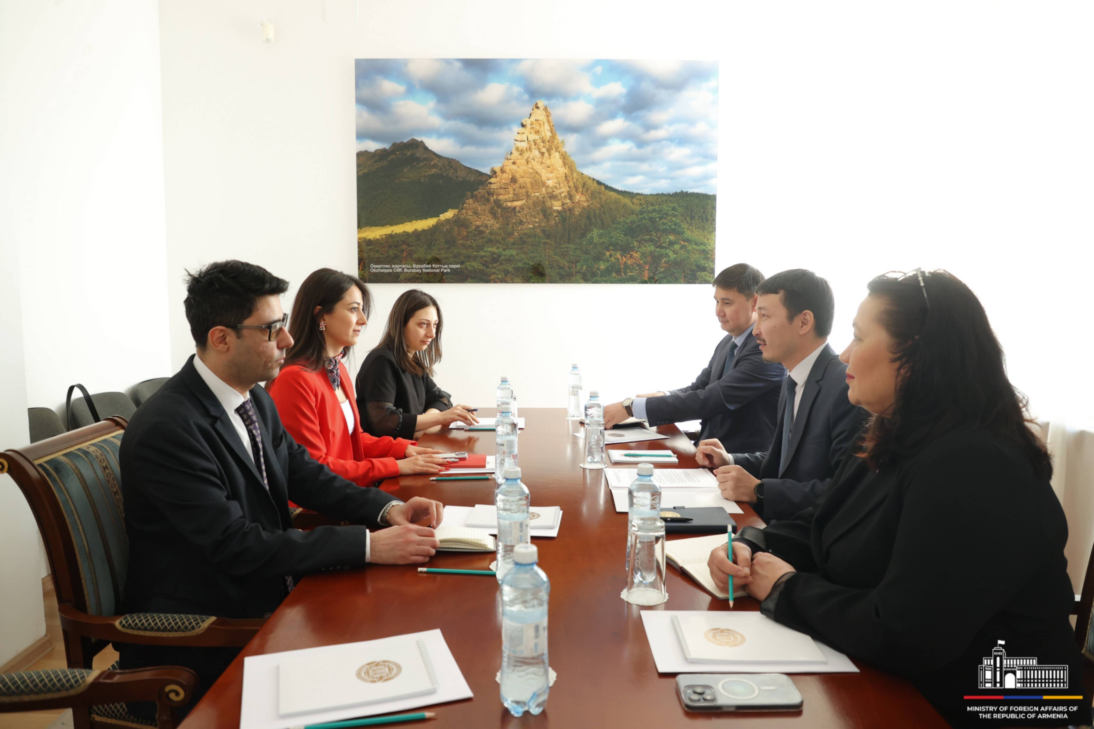 Ամբողջ ալբոմ