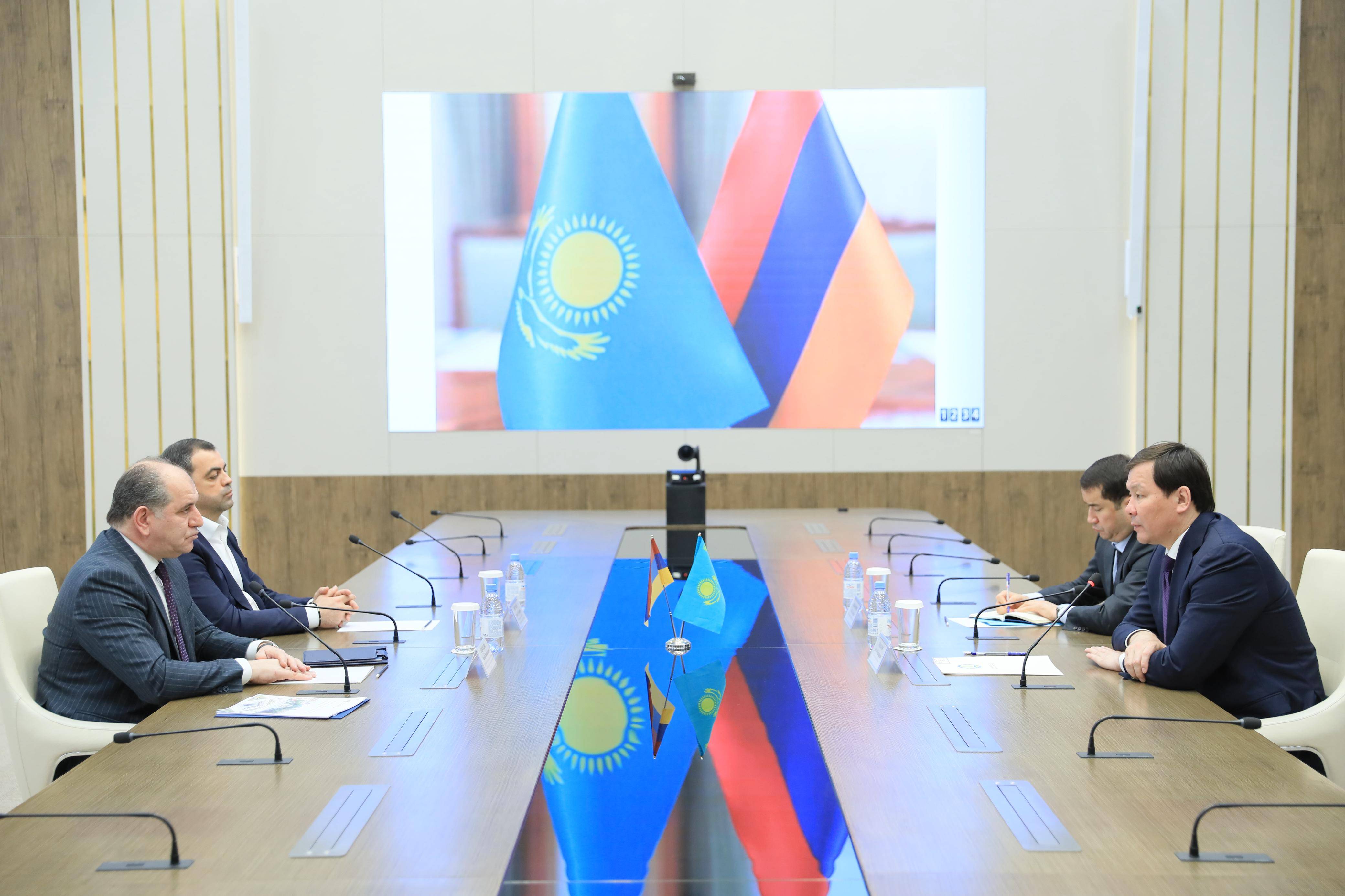 Ամբողջ ալբոմ