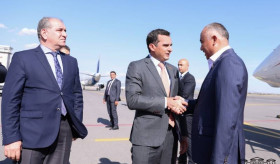 Հայաստան է ժամանել Ղրղզական Հանրապետության Ժոգորկու Քենեշի նախագահը