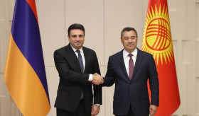 Հայաստանի Ազգային Ժողովի նախագահի հանդիպումը Ղրղզստանի նախագահի հետ