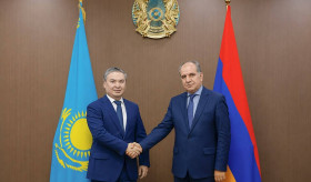 Հայաստանի դեսպանը հանդիպում է ունեցել  Ղազախստանի արդյունաբերության և շինարարության նախարարի հետ