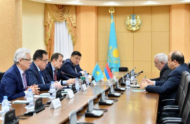 Посол Армении в Казахстане провел встречу в Сенате Парламента Казахстана
