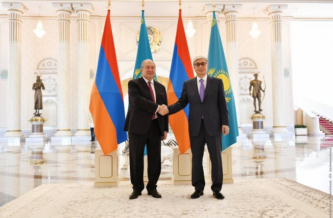 Президент Армен Саркисян поздравил Президента Казахстана с Днём независимости