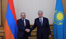 Prime Minister Pashinyan meets with Kassym-Jomart Tokayev in Nur-Sultan