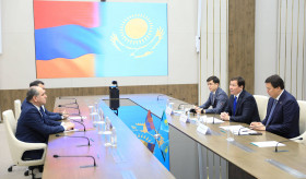 Դեսպան Ղևոնդյանը հանդիպել է Ակտյուբինսկի մարզպետի հետ