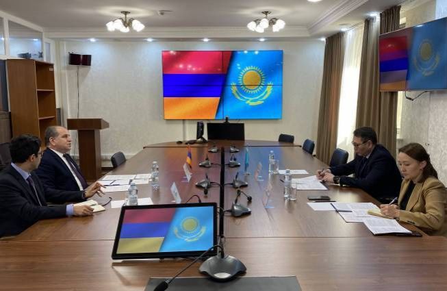Դեսպան Ղևոնդյանի հանդիպումը Ղազախստանի առևտրի և ինտեգրման նախարարությունում